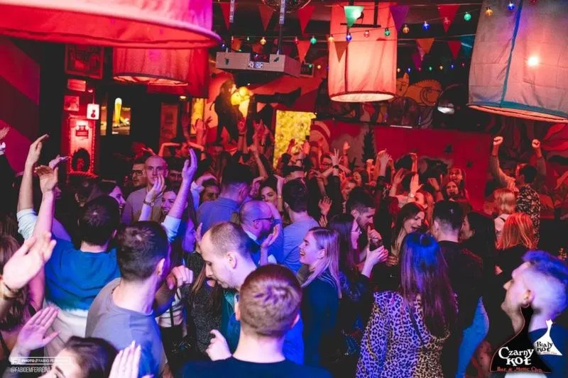Gdzie na drinka we Wrocławiu? Najlepsze bary na niezapomniany wieczór