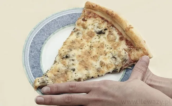 Ile kalorii dostarczają dwa kawałki pizzy? Zaskakujące liczby, które cię zaskoczą!