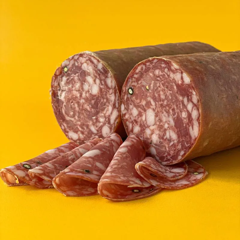 Kiełbasa salami: odkryj smaki i kulinarną różnorodność tego wyjątkowego przysmaku