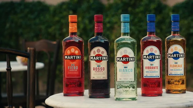 Odkryj smak martini extra dry: najlepsze przepisy na ten klasyczny drink