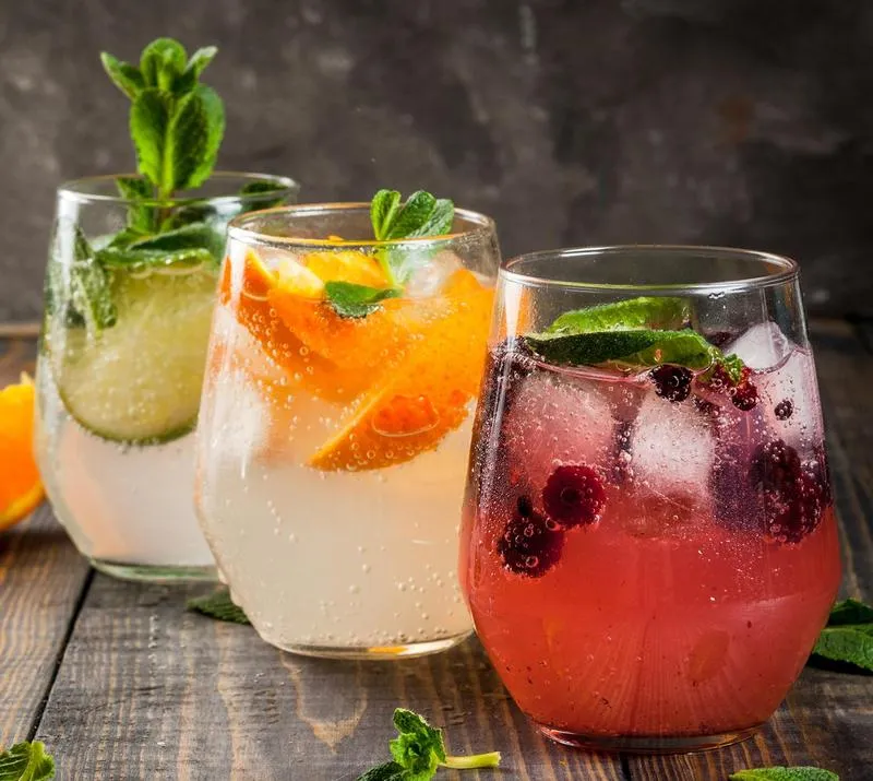 Odkryj smaki: Jak zrobić pysznego drinka bezalkoholowego – proste przepisy na każdą okazję