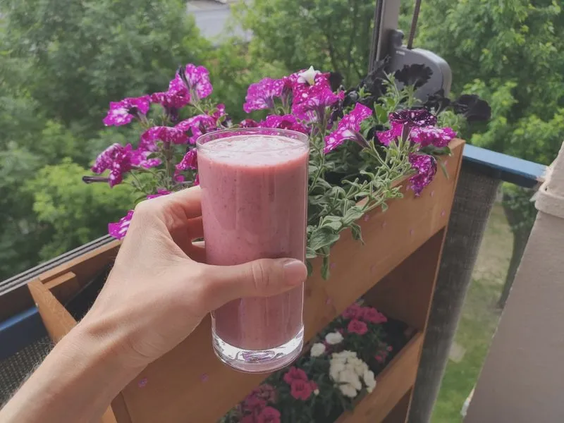 Słodko kwaśny drink: proste przepisy na orzeźwiające koktajle na lato