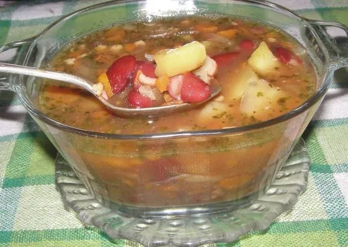 Zupa w szybkowarze: Szybkie przepisy i niezawodne wskazówki dla każdego kucharza