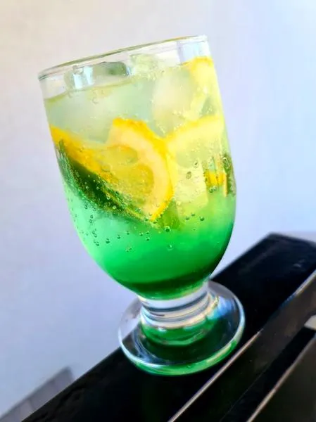 Drink z likierem miętowym