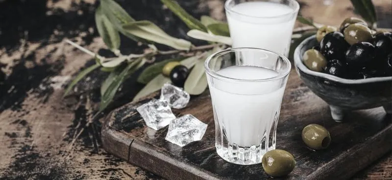Kulinarne połączenia z ouzo