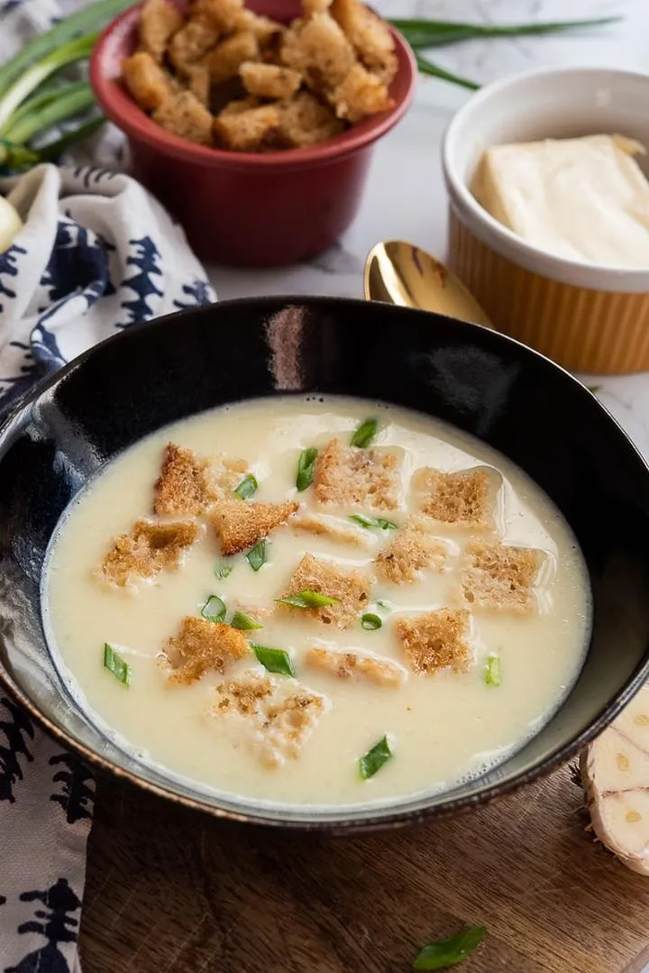 Międzynarodowe inspiracje do zupy serowej