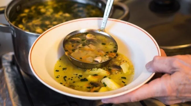 Naturalne sposoby na mniej słony smak