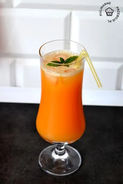 Pyszne pomarańczowe drinki