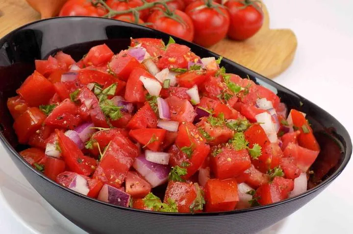 Sałatka z pomidorów