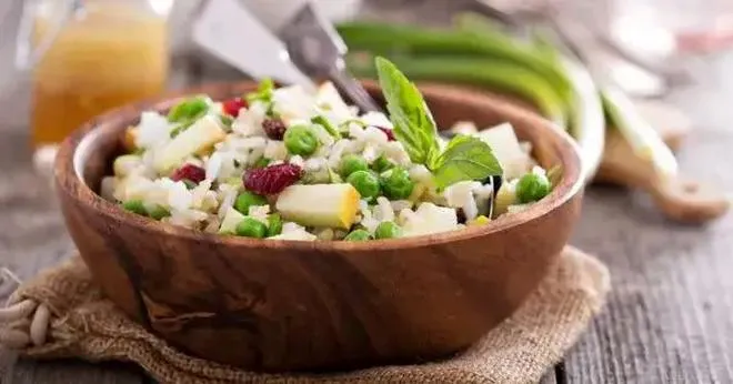 Uratowanie przesolonej sałatki