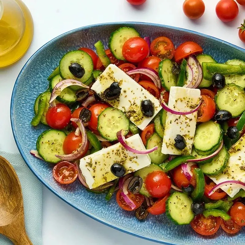 Zdrowotne właściwości sałatki greckiej