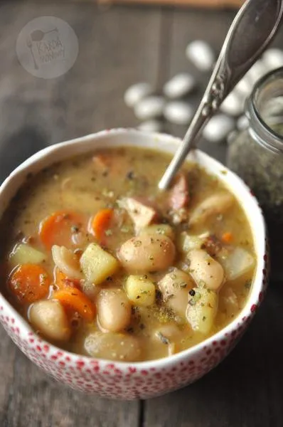 Zupa fasolowa
