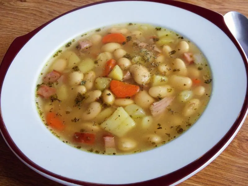 Zupa fasolowa