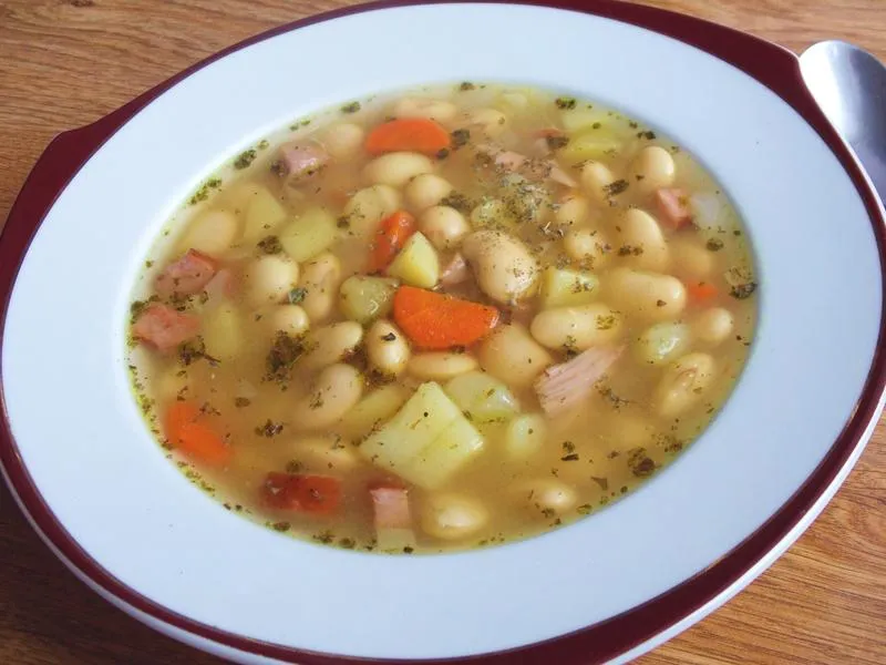 Zupa fasolowa przepis